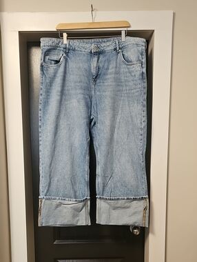 H&M Light Blue Cuffed Women’s Jeans